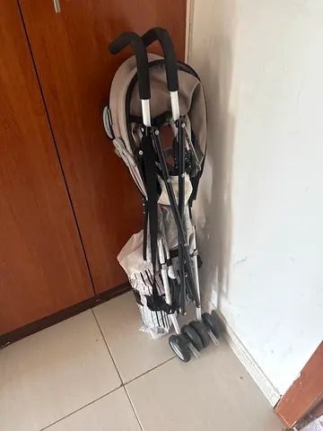 Lightweight umbrella stroller - compact fold, great condition
