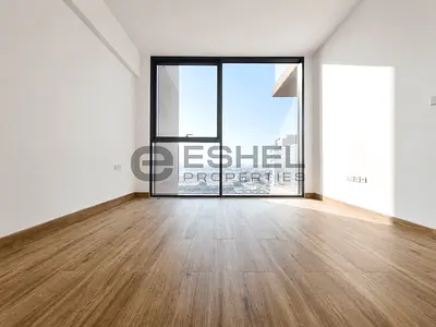 Chiller Free | Ready To Move | Kitchen Equipped