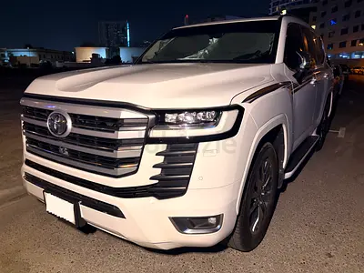 Toyota Land Cruiser VXR 2022 — 70th Anniversary | Full Option | GCC | Low KM
