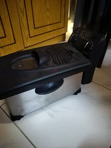 Deep Fryer with Stainless Steel Tank - Working Condition - No Box but Not used