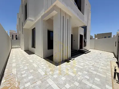 🏡 Villa for Sale on Two Streets in Ajman | 5 Master Bedrooms | Spacious Yard | Internal Staircase to Rooftop | AED 1.65M