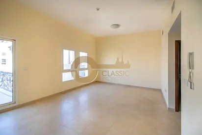 SPACIOUS APARTMENT | COMMUNITY LIVING | BALCONY