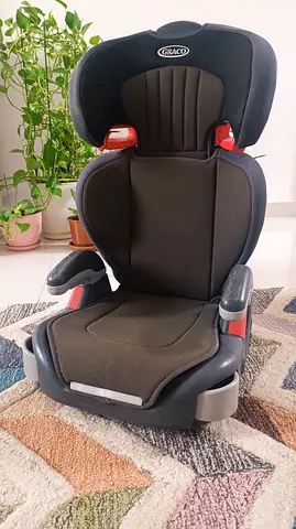 Graco Junior Maxi lightweight high-back booster car seat