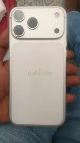 iPhone 17 Pro Max 512GB SILVER for Sale 100%  battery 

Condition: Like New - No scratches, no dents