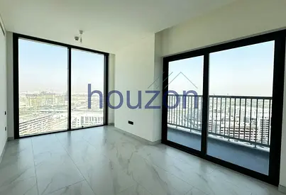 High Floor 3BR + M/R | Vacant | Waterfront View