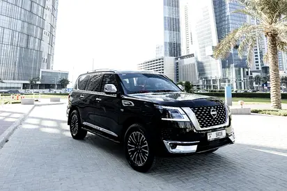 nissan patrol 2022 black 50,000 km