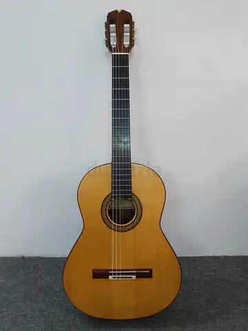 Arcángel Fernández Flamenco Guitar (Madrid, 1989) – AED 17,000