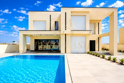PRIVATE POOL | ELEVATOR | LUXURY DRESSING ROOM