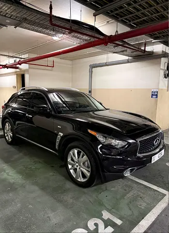 2018 Infiniti QX70 — фото 13