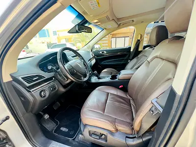 صورة 8 لـ 2015 Lincoln MKT