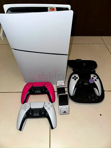 PlayStation 5 Console (500 GB) with 2 Regular DualSense Controllers + DualSense Edge Controllers