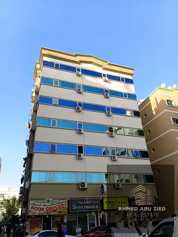 بناية سكنية تجارية للبيع في الرميلة بعجمان أرضي و6 طوابق بدخل 833 ألف سنوياً وقريبة من كورنيش عجمان بسعر 7.2 مليون
