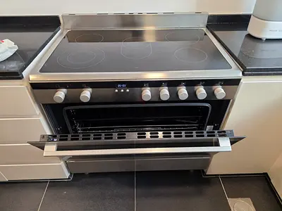 Siemens Electric Ceramic Cooker 90x60cm