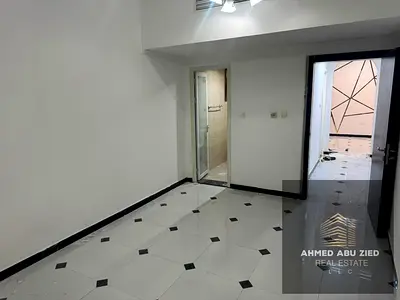 شقة غرفتين وصالة للإيجار الروضة 3 عجمان بـ 45,000 درهم | شارع الخرطوم قرب شارع الشيخ عمار ومساحة واسعة وشيك تأمين 5000 وقرب الخدمات