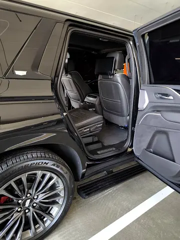 2023 Cadillac ESCALADE — миниатюра 3