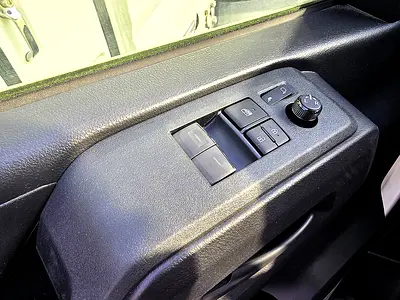 صورة 17 لـ 2026 Toyota HIACE