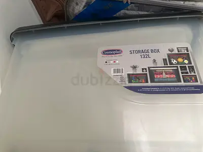 Large Clear Plastic Storage Box with Lid - Good Condition 5 peace