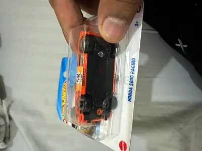 Hot Wheels Treasure Hunt Honda S800 Racing die-cast car (new in package)