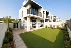 Single Row | Corner Unit | Near Amenities
