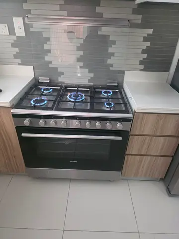 Siemens full gas cooker 90cm lastest model