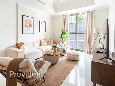 Dubai Mall Access | Furnished | Closed Kitchen