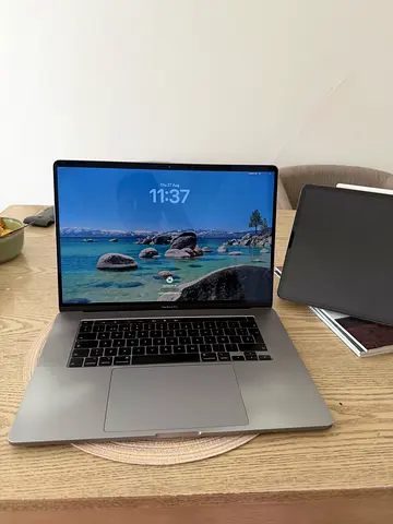 MacBook Pro 16 inch 2.3ghz 8core i9 1tb