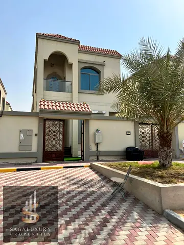 VILLA AVAILABLE FOR SALE - BEST PRICE - PERFECT FOR LIVING