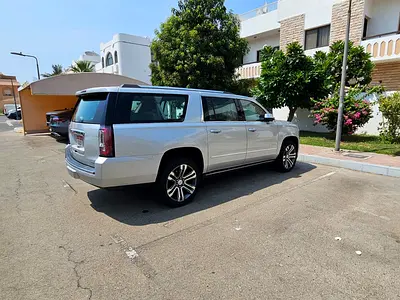 2019 GMC YUKON — фото 3