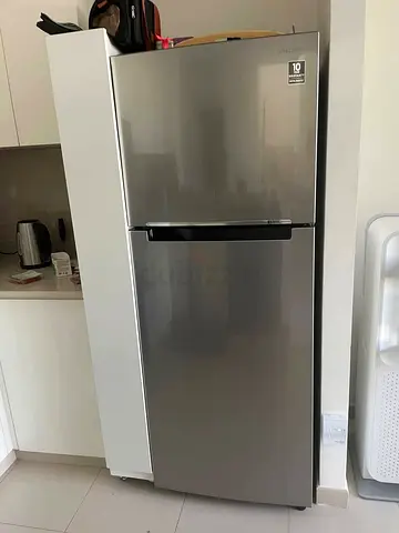 LG Silver Top Freezer Refrigerator - 10 Year Compressor Warranty, Good Condition