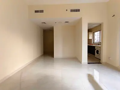 LUXURY LIVING SPACIOUS STUDIO APARTMENT WITH CLOSE KITCHEN 1 COVERED PARKING ON PRIME LOCATION CONT