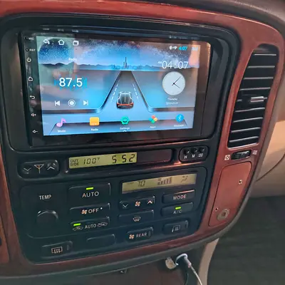 Android Touchscreen Car Stereo Head Unit - Double DIN, Bluetooth, Radio