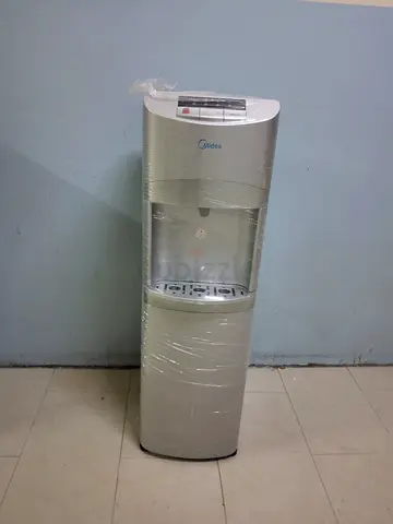 Bottem loyd water dispencer
