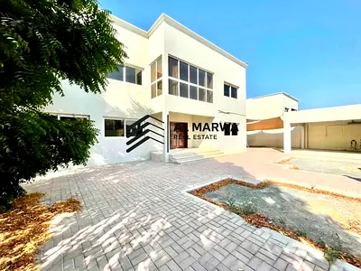 Spacious 3BR Villa Modern ready to move in good price