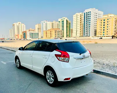 2015 Toyota YARIS — фото 3