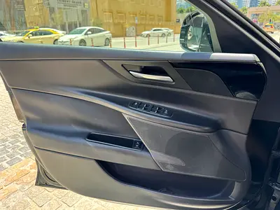 2017 Jaguar XE 照片 8