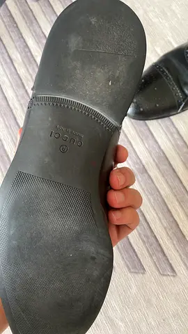 Gucci Black leather men's dress shoes (used) - classic cap-toe