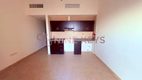 Prime Location | Chiller Free | Flexible Cheques