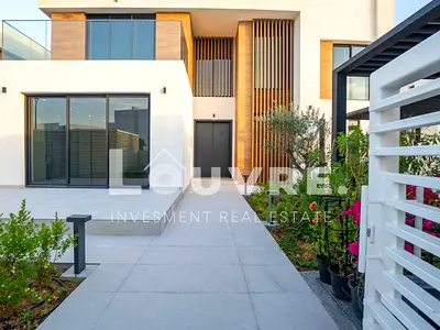 Single Row | High-End Finishing | Near Amenities