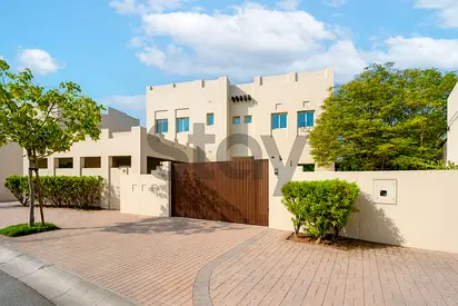 Fully Upgraded | Private Pool | Lake View | E1