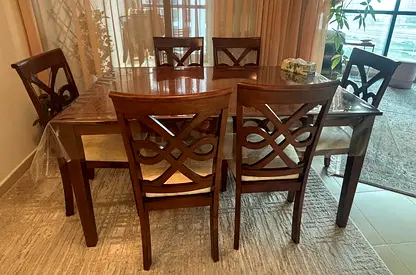 BEAUTIFUL CLASIC 6 SITS DINING TABLE
