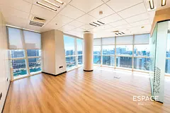 Corner Unit | Top Floor | Harbour View