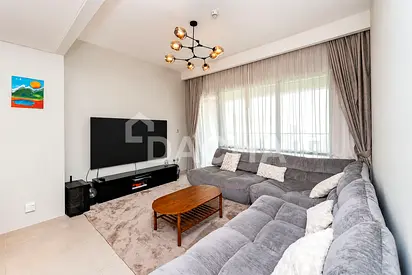Furnished | Vacant | Creek Beach Living