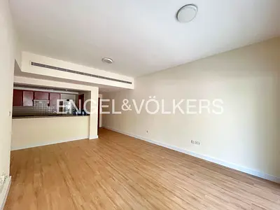 Vacant l Unfurnished l Large Layout