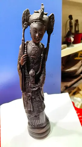 Resin wood sculpture 32cm height
