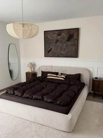 Minimalist Upholstered Platform Bed with Headboard