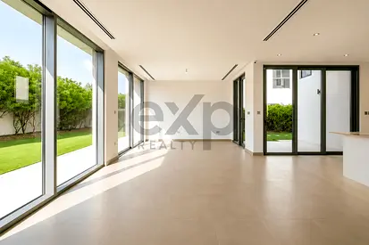 Vacant | Large Corner Plot | Single Row Villa