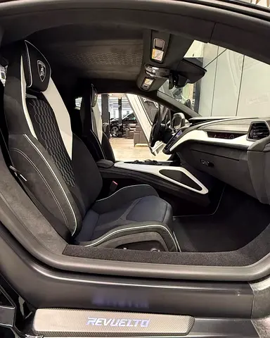 صورة مصغرة 10 لـ 2025 Lamborghini REVUELTO