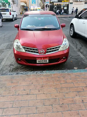Nissan Tiida 2009 SE - Family used Sedan Good Condition