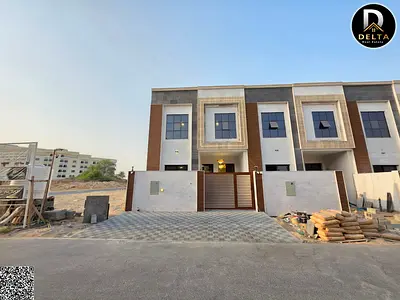 للبيع  فيلا تاون هاوس ارضي واول وروف غرف  بمساحات واسعه وتكيف مركزي