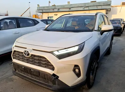 Toyota Rav4 XLE 2.5L 2025 Hybrid White Petrol (Export Only)